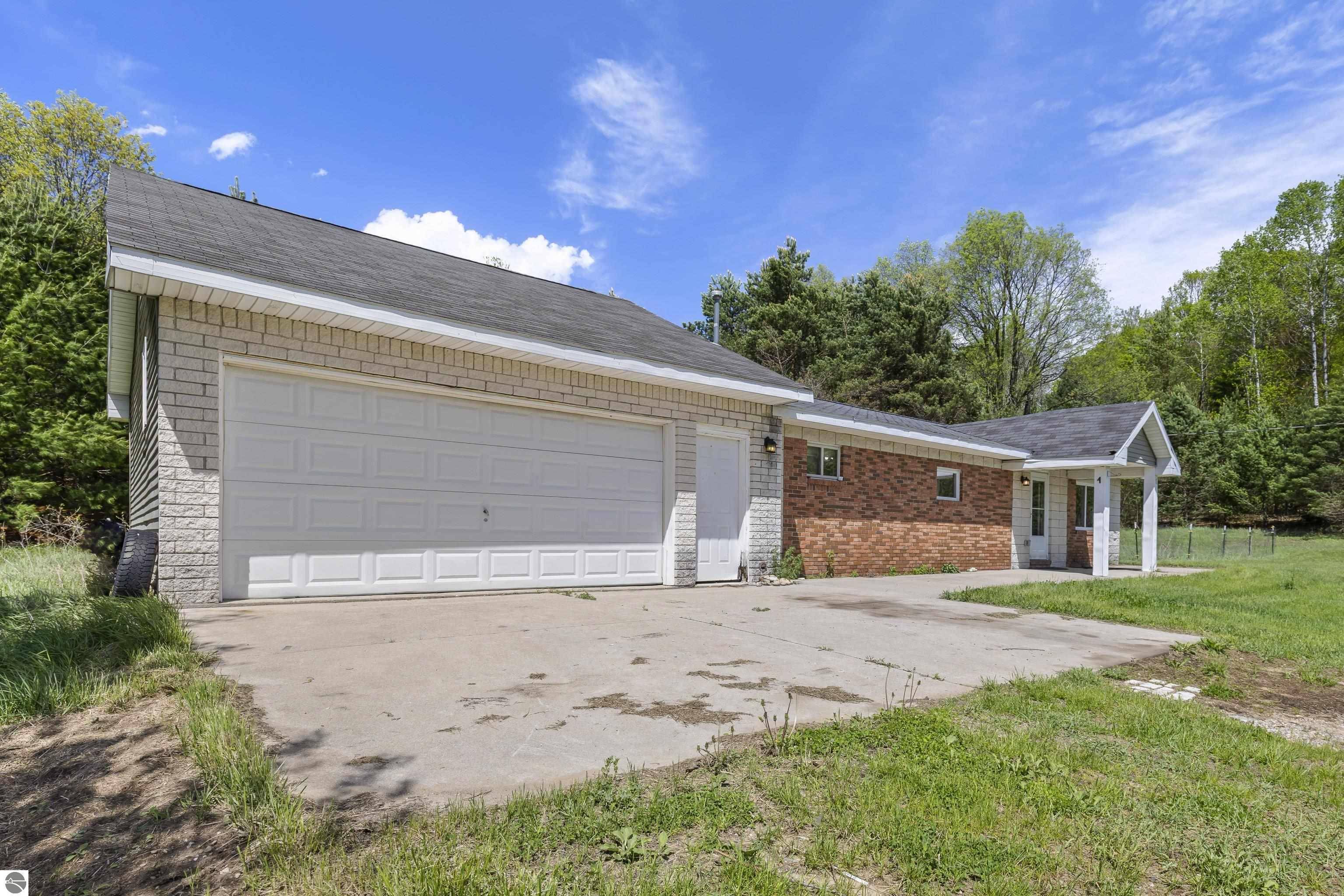 19894 McClish Road, Copemish, MI 49625