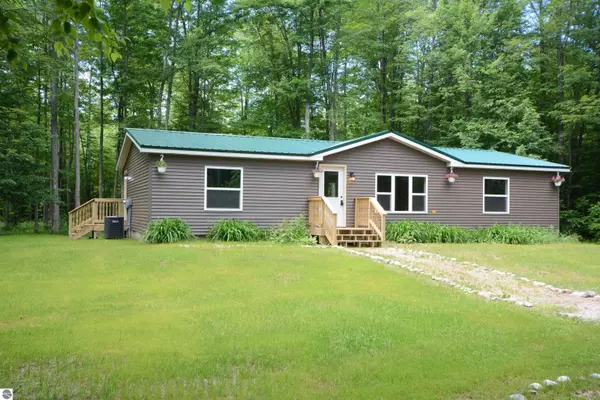 Benzonia, MI 49616,7273 Cadillac Highway