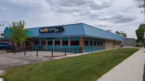 Traverse City, MI 49686,851 S Garfield Avenue