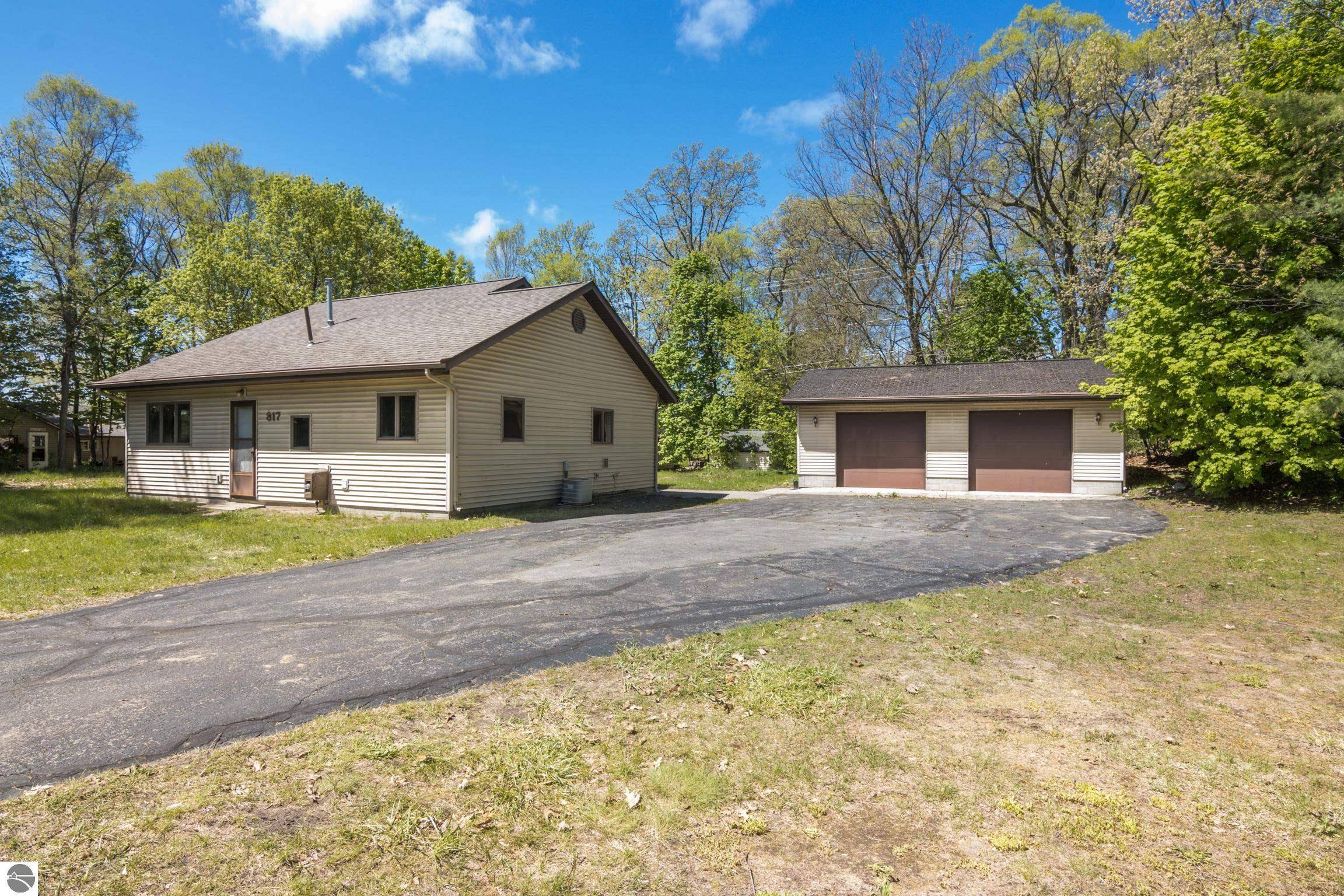 817 Hannah Avenue, Traverse City, MI 49686