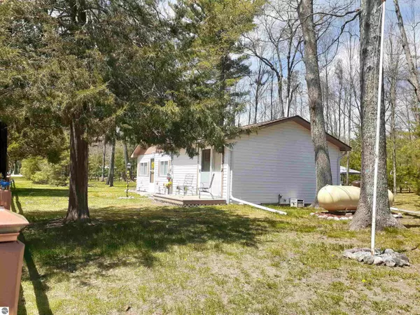 Oscoda, MI 48750,1197 Wells Road Wilber Resort rd