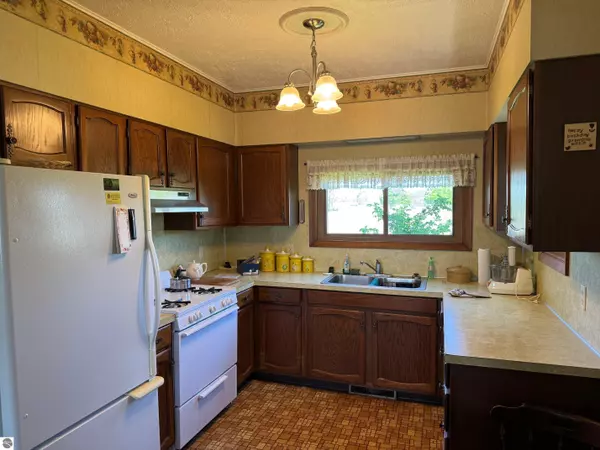 Clare, MI 48617,8410 N Wise Road