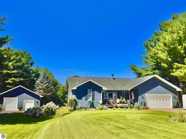 5867 Mabel Road, Williamsburg, MI 49690