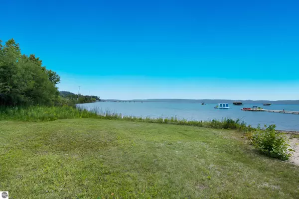 Glen Arbor, MI 49636,8489 S Glen Lake Road