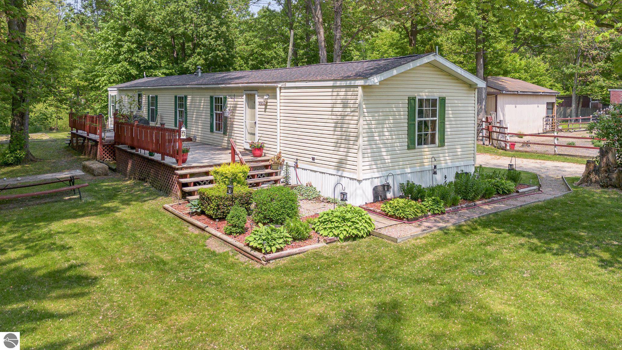 8836 Ora Lake Road, Hale, MI 48739