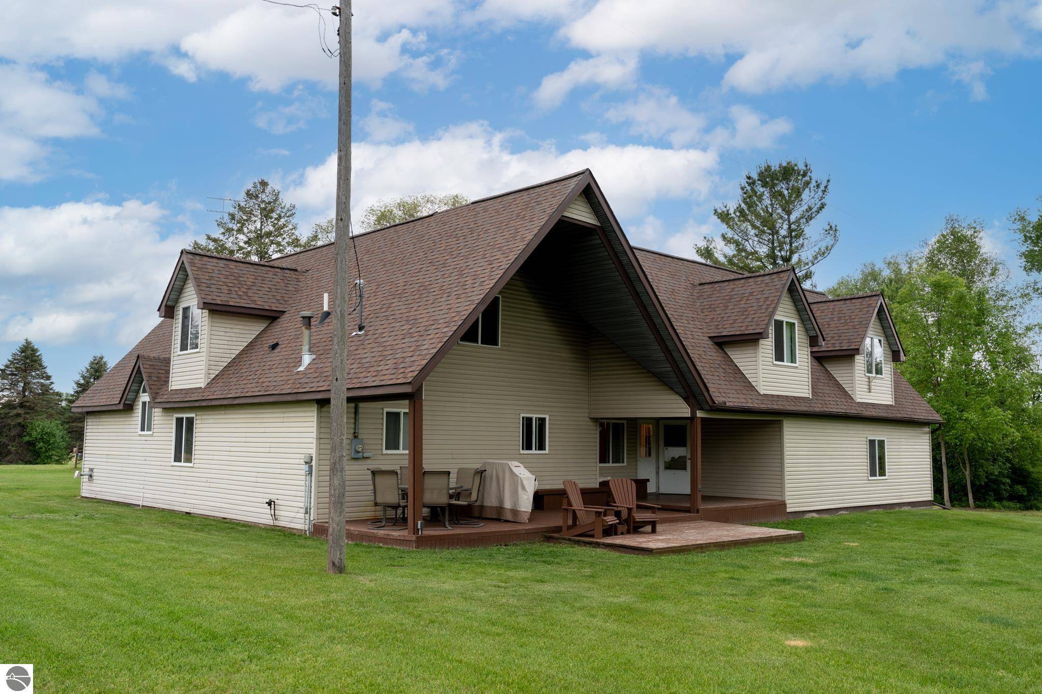 Shepherd, MI 48883,9755 E Deerfield Road