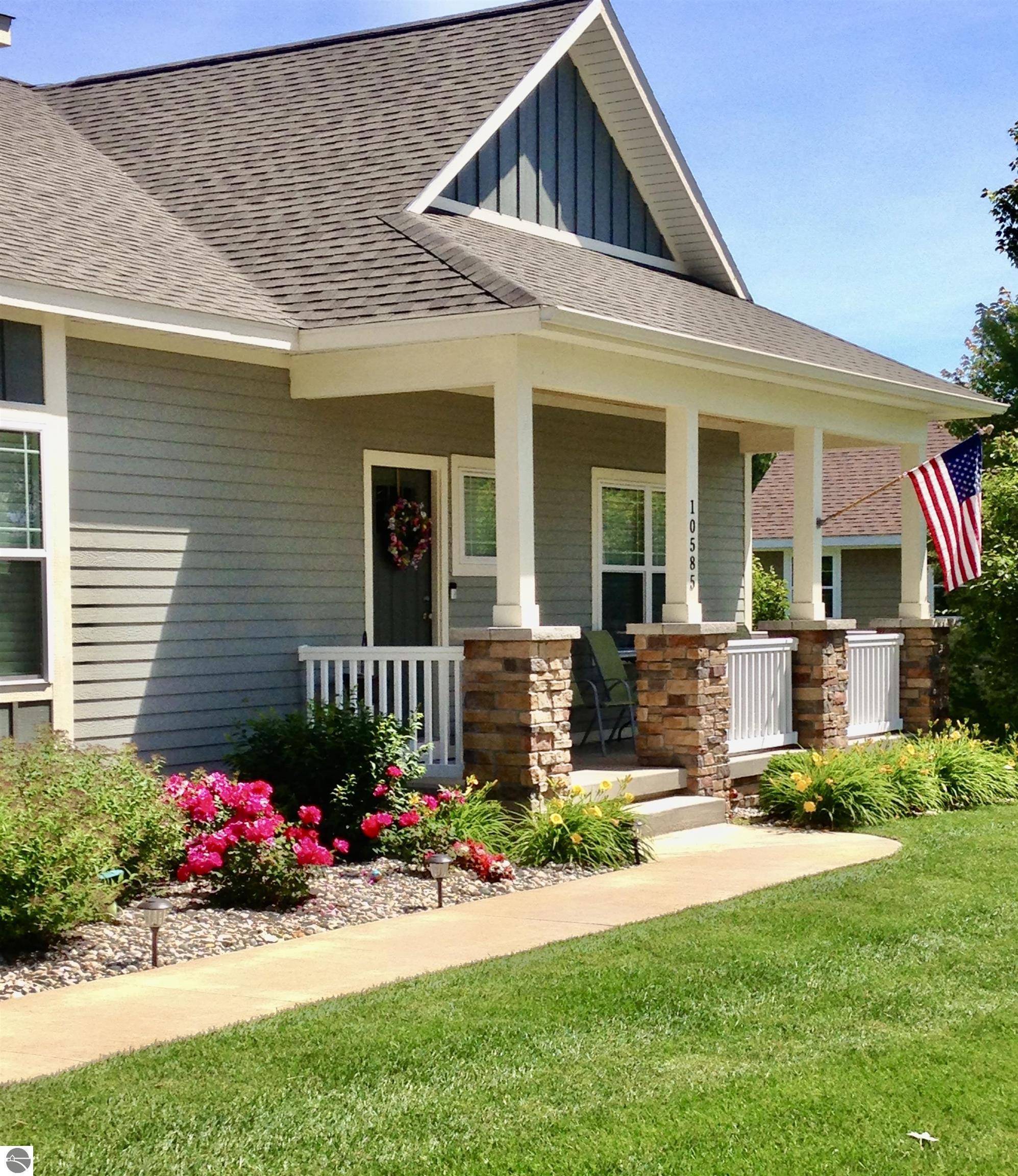 10585 Waterford Road, Traverse City, MI 49684