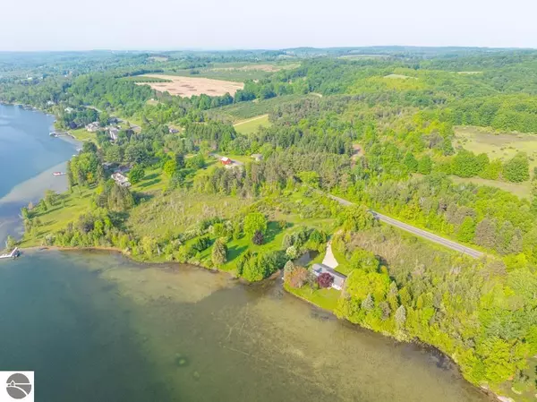 Lake Leelanau, MI 49653,1851 S Lake Shore Drive