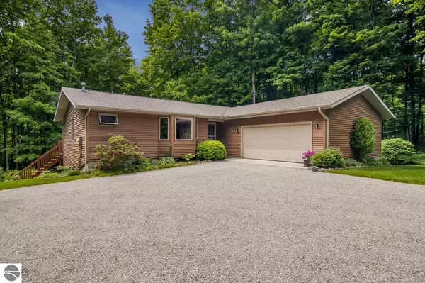 16326 Milnichol Road, Thompsonville, MI 49683