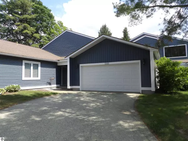 144 W North Shore Drive West, Cadillac, MI 49601