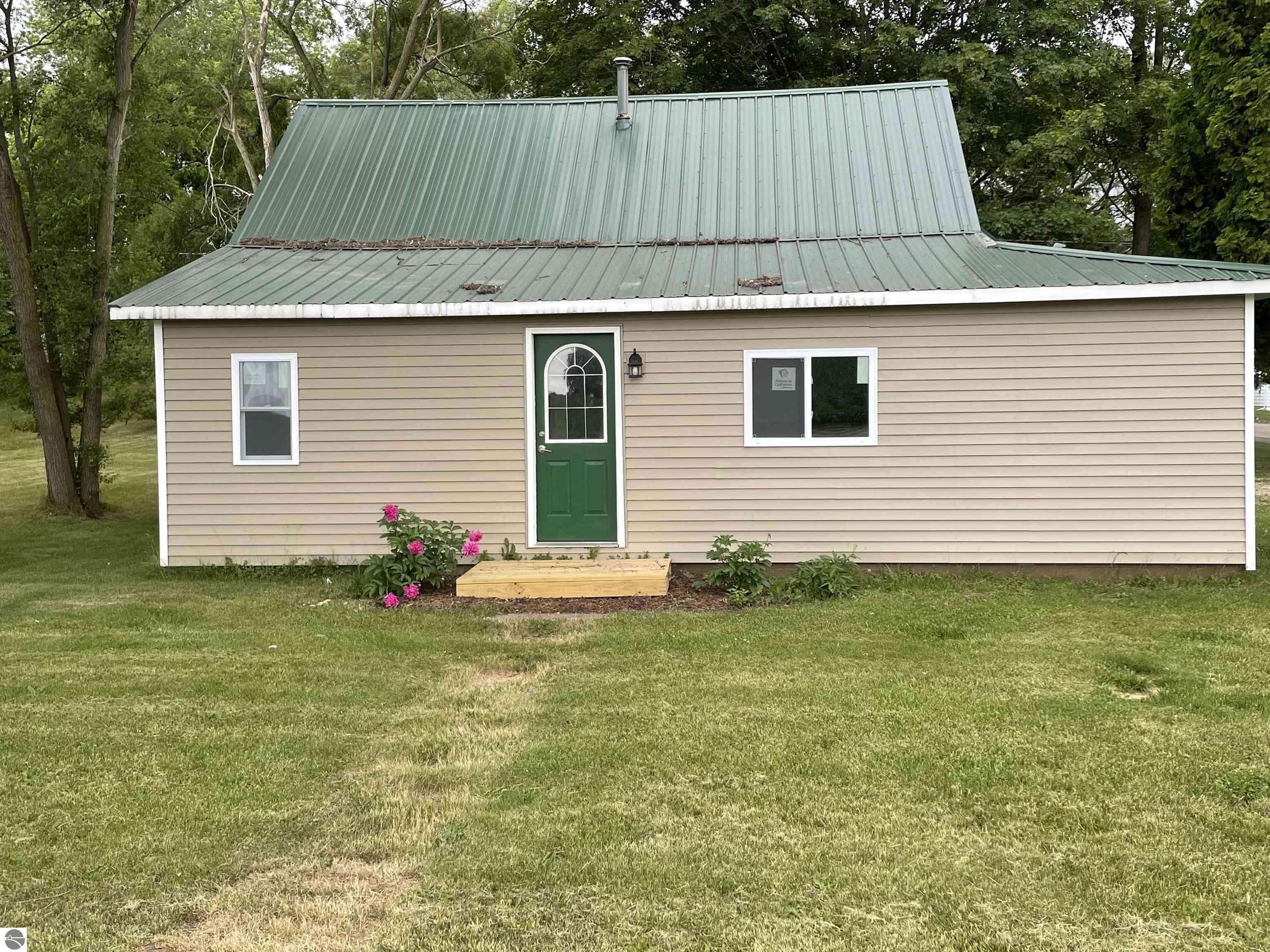 702 N Grafton Avenue, Alma, MI 48801