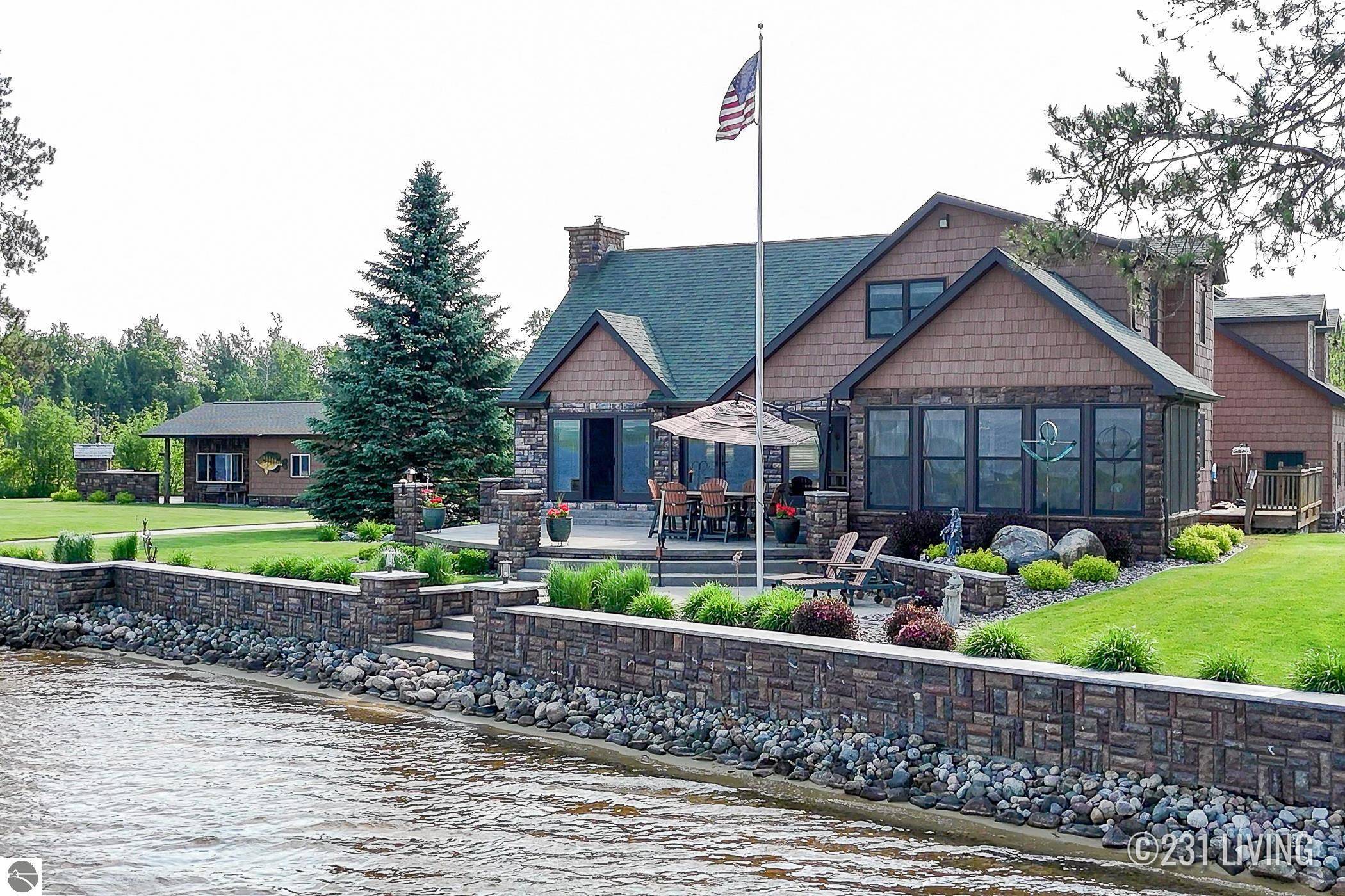 6890 Jessie Drive, St Helen, MI 48656