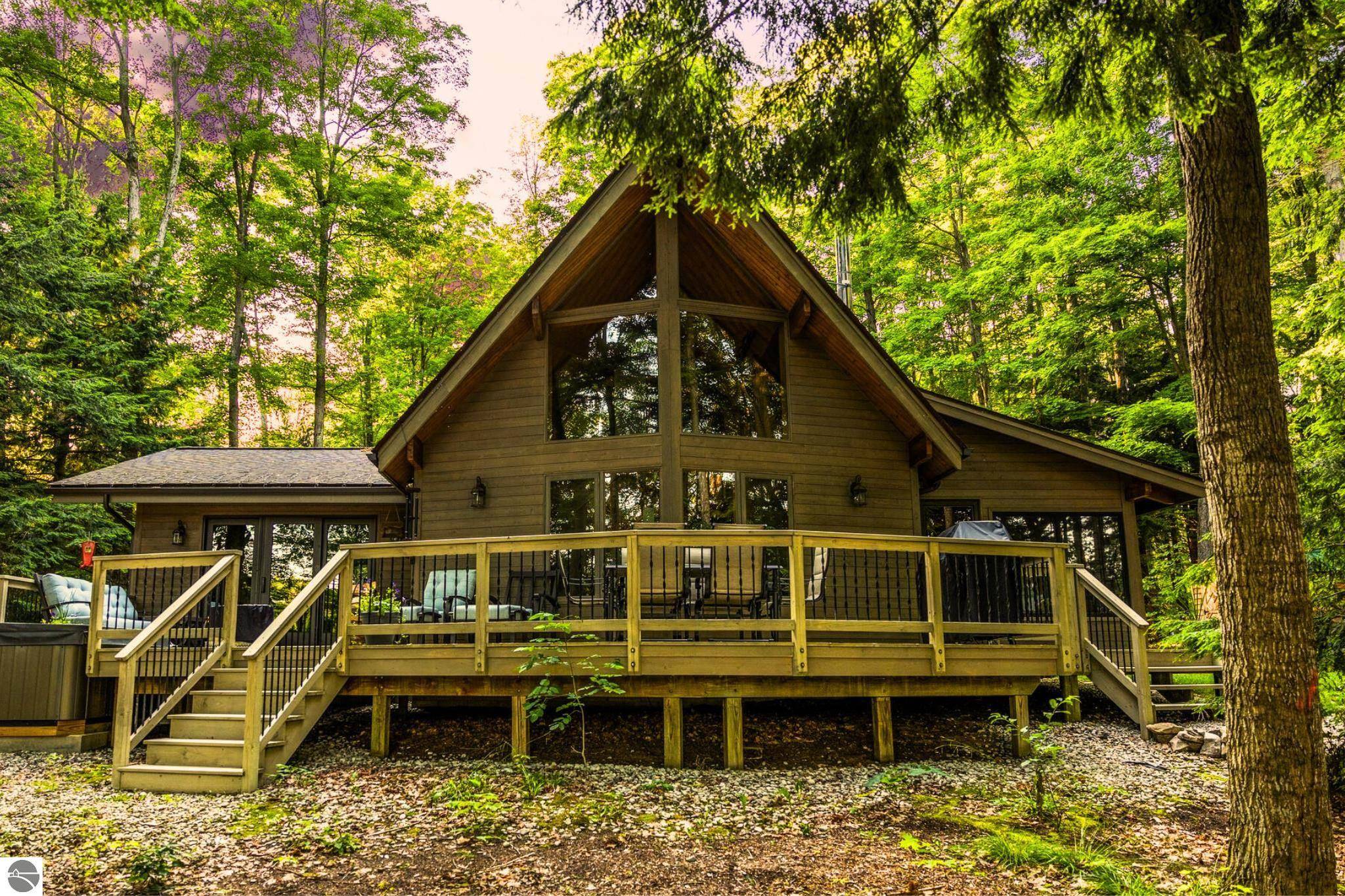 19545 Woodland Trail, Traverse City, MI 49684