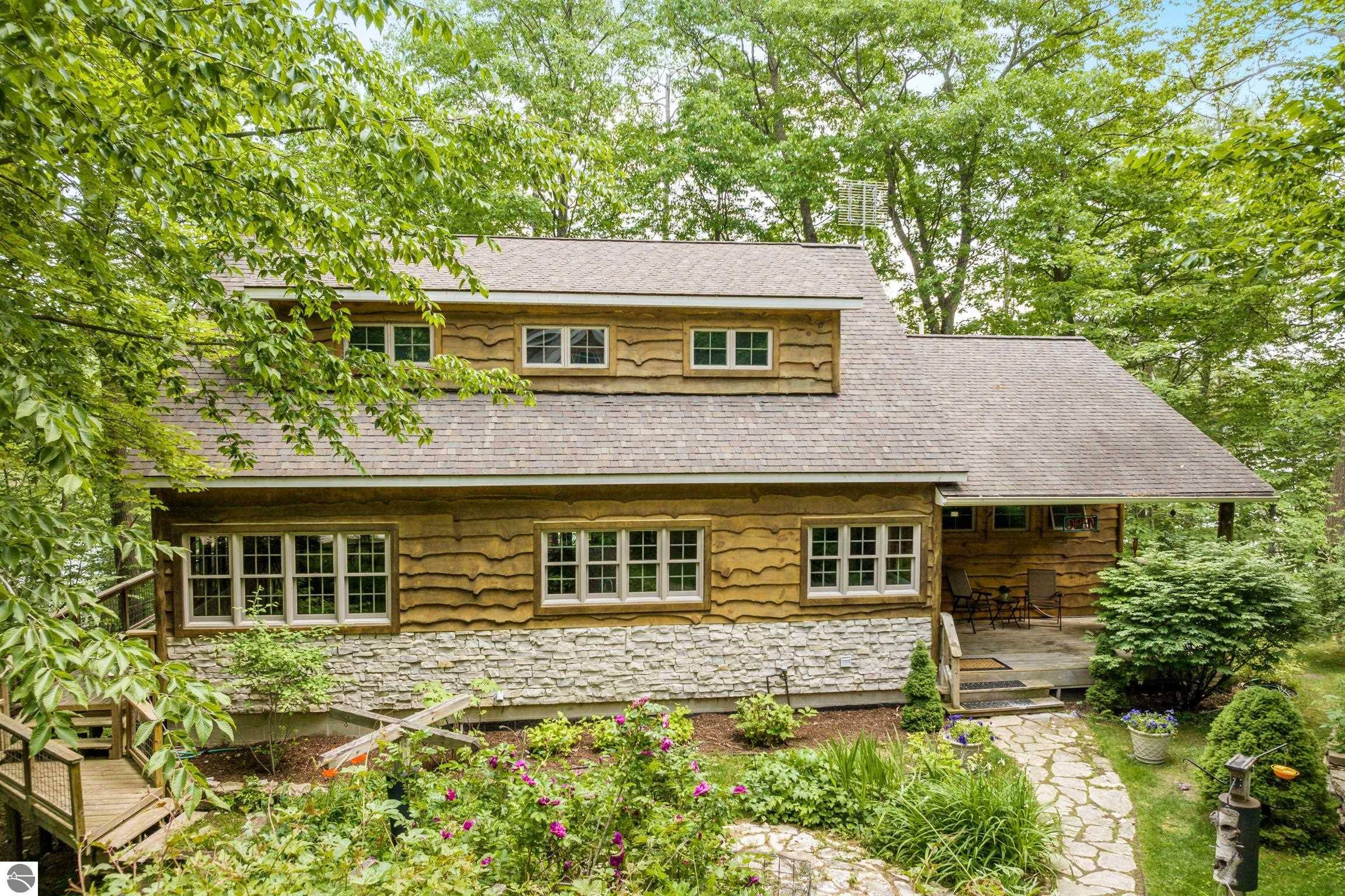 967 Old Miller Road, Beulah, MI 49617