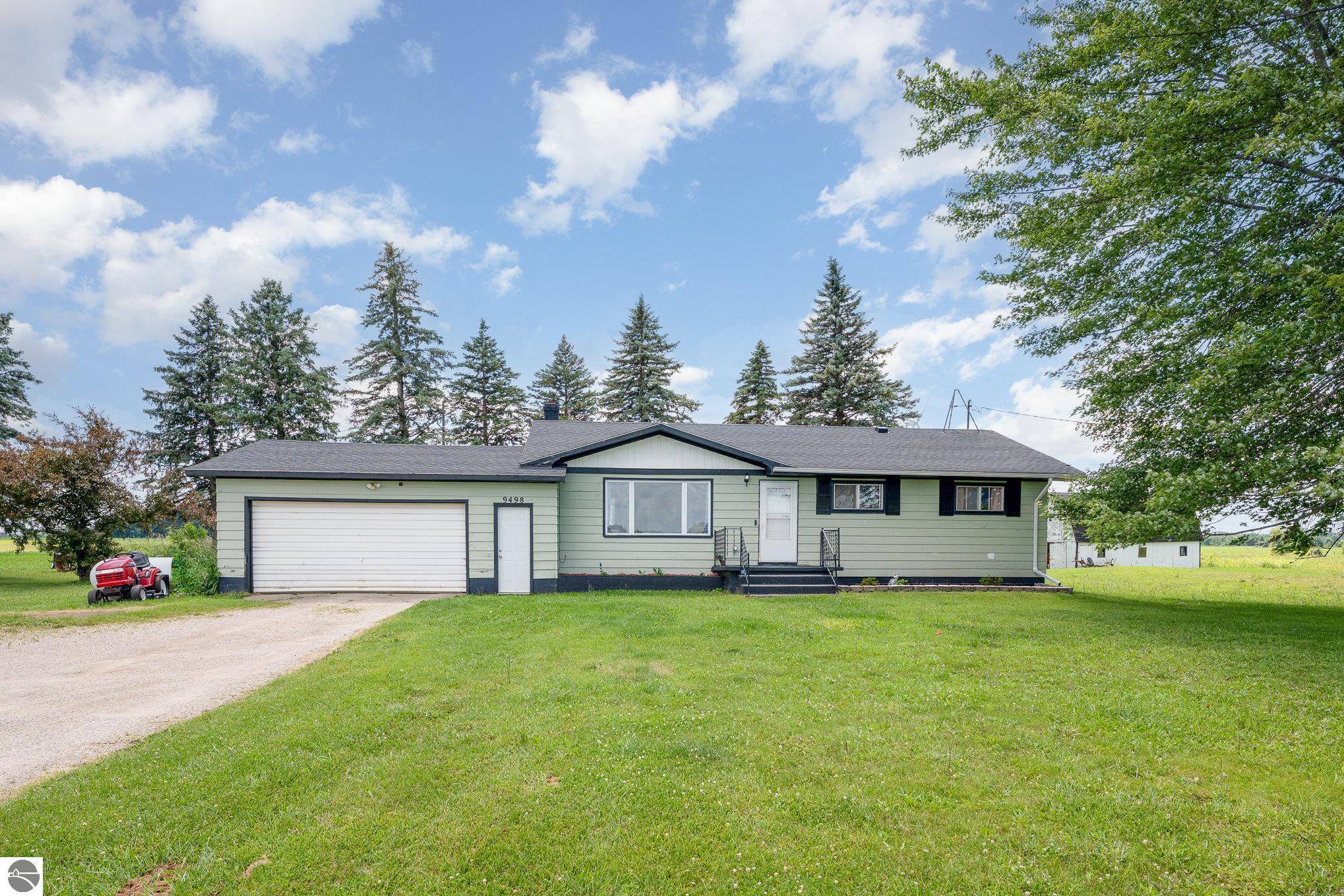 9498 E Vernon Road, Coleman, MI 48618