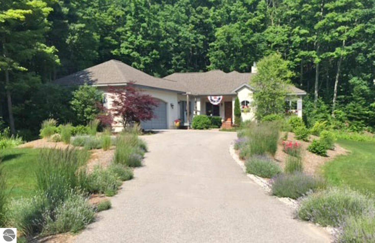 580 W Broadway, Suttons Bay, MI 49682