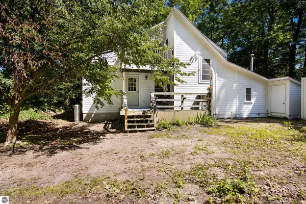 3423 Old State Road, Frankfort, MI 49635