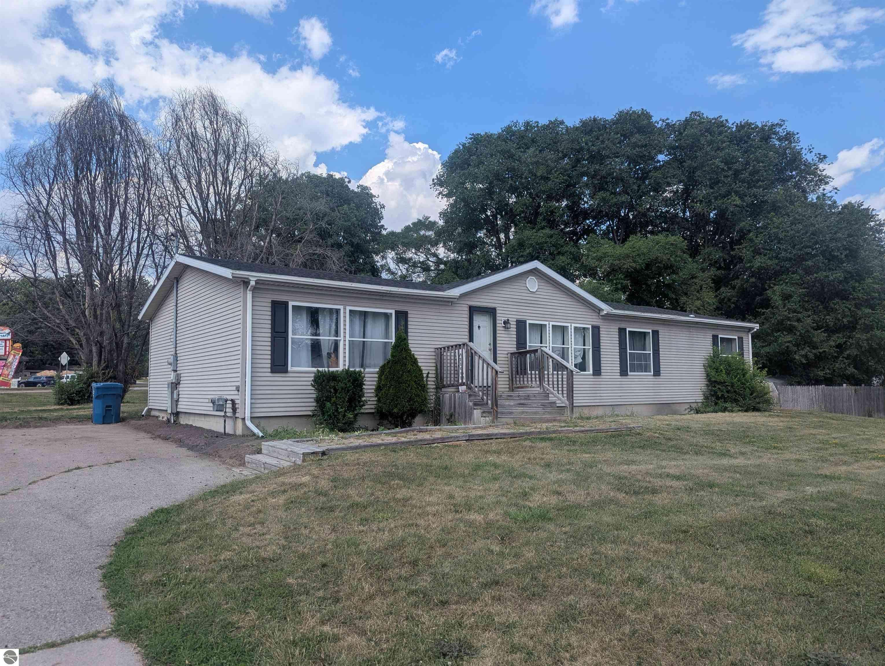 209 W North Street, Standish, MI 48658