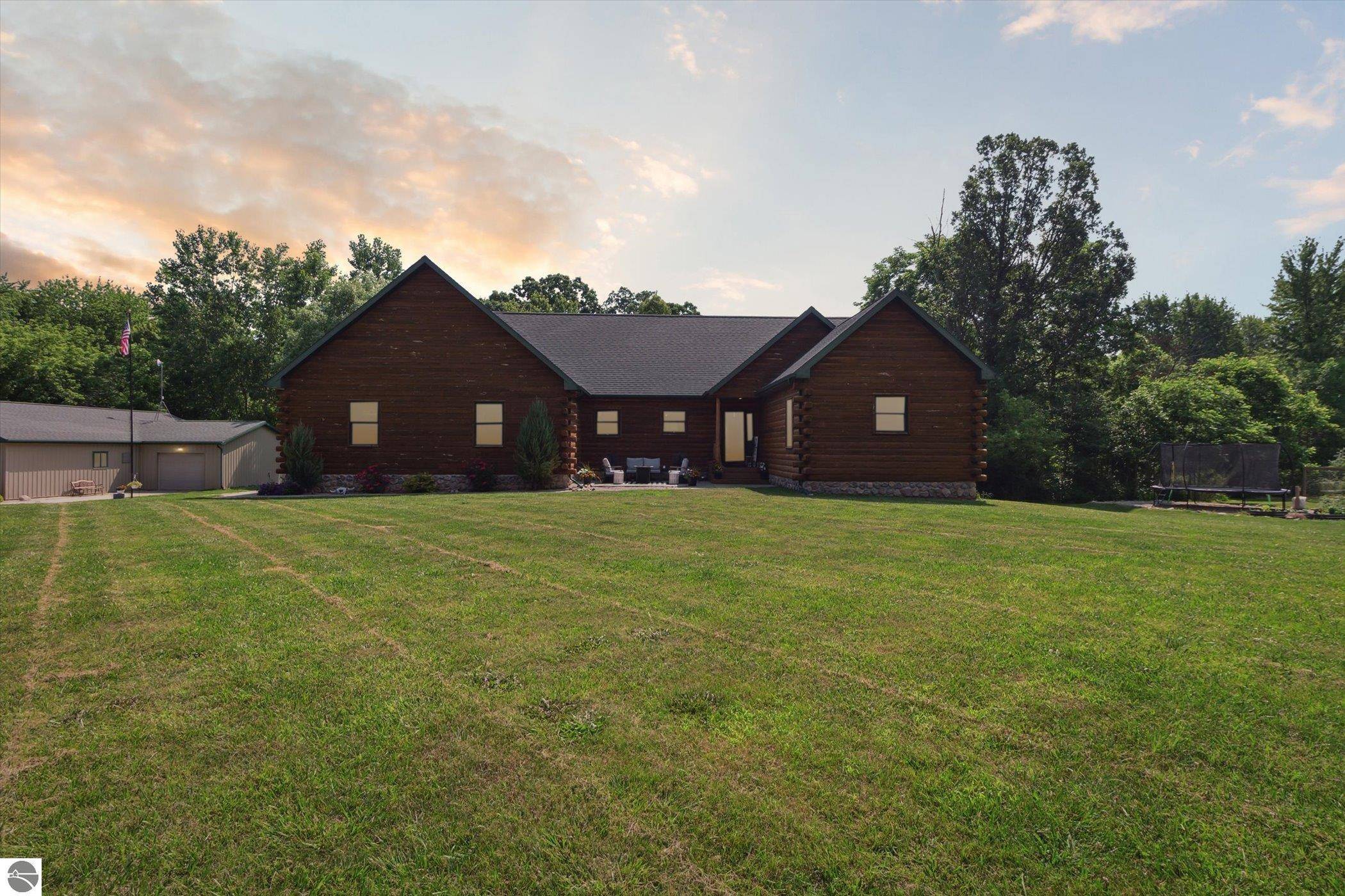 9956 Gruett Road, St Louis, MI 48880