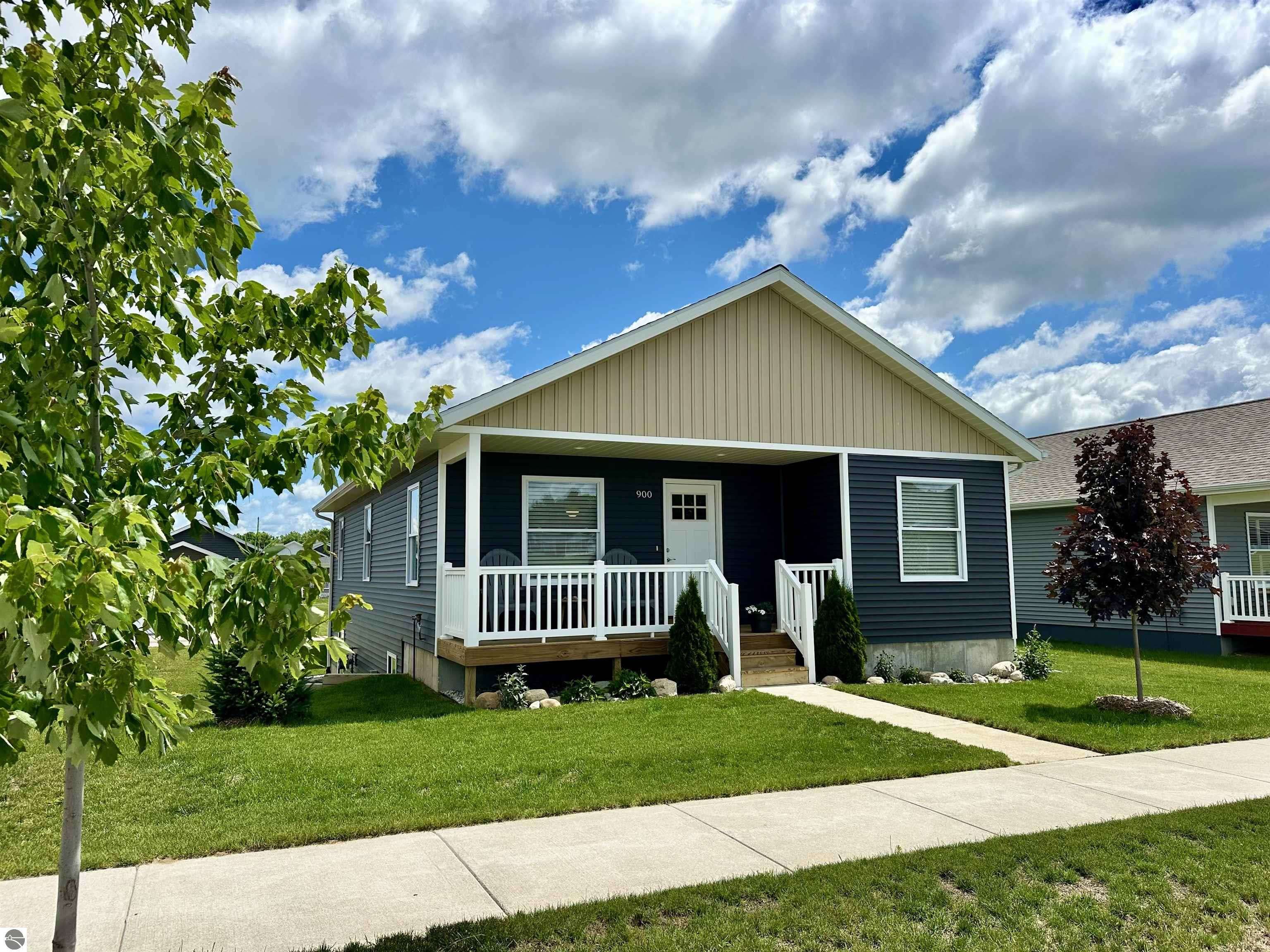 900 Sienna Street, Traverse City, MI 49696