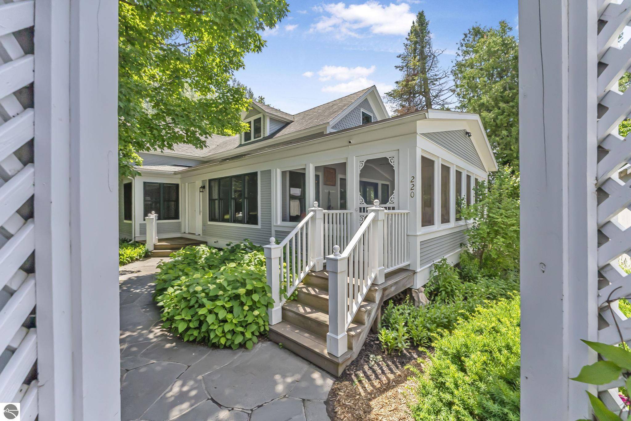 220 E Pearl Street, Leland, MI 49654