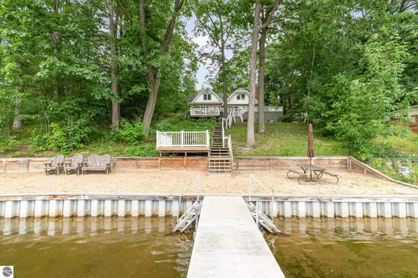 7670 Five Lakes Drive, Farwell, MI 48622
