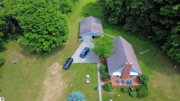 Honor, MI 49640,7203 Valley