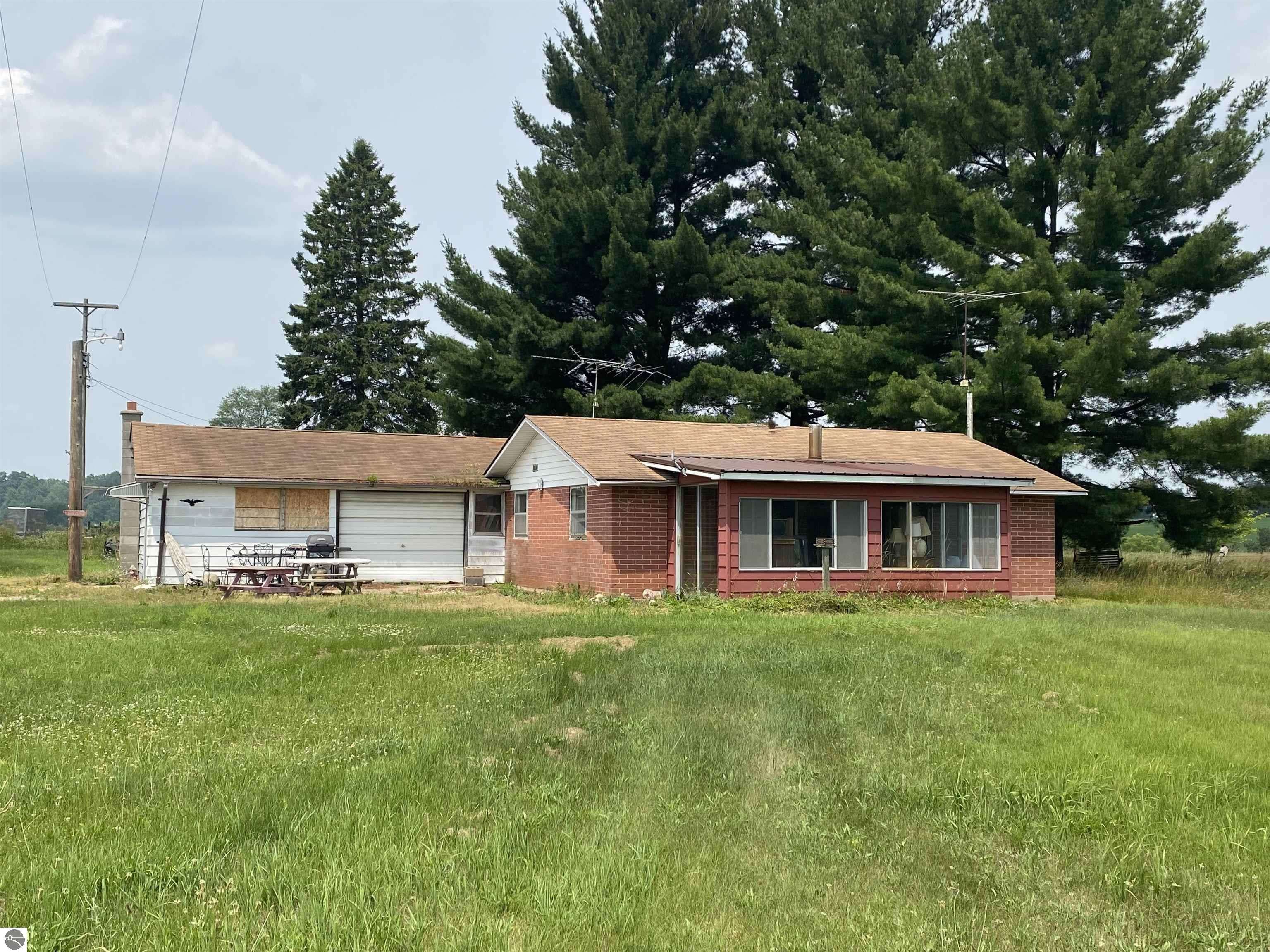 5740 McCauley Road, Alger, MI 48610