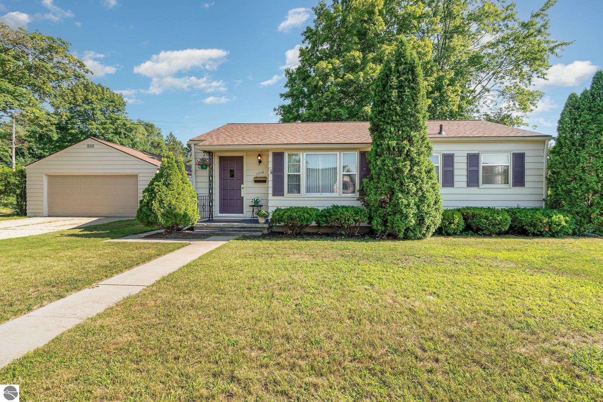 1210 South Drive, Mt Pleasant, MI 48858