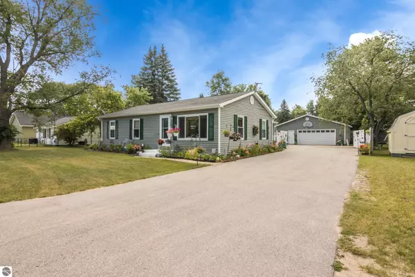211 Division Street, Kalkaska, MI 49646