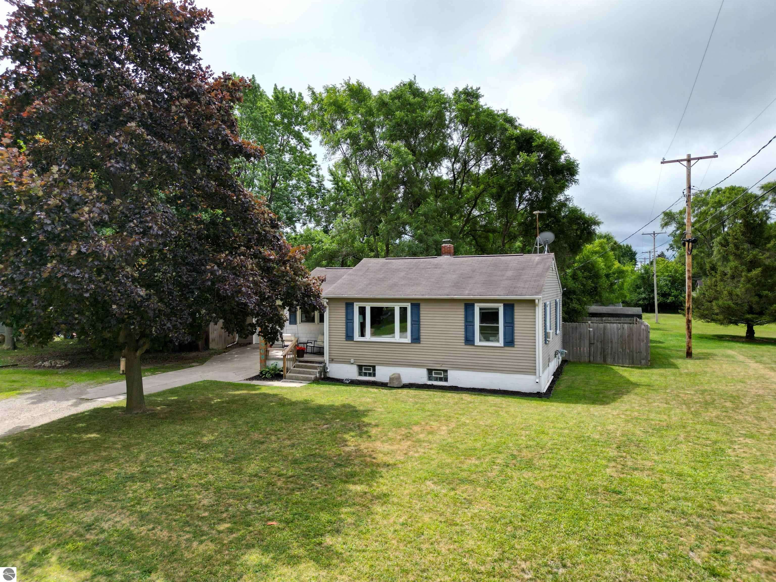 Alma, MI 48801,324 E Hillcrest