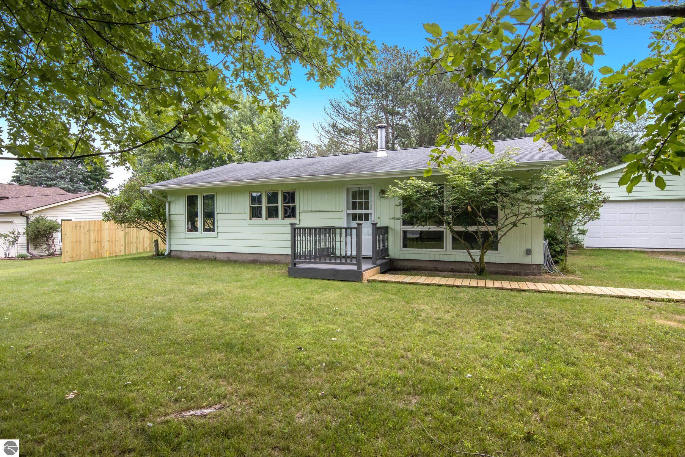 11075 S Lacore Road, Empire, MI 49630