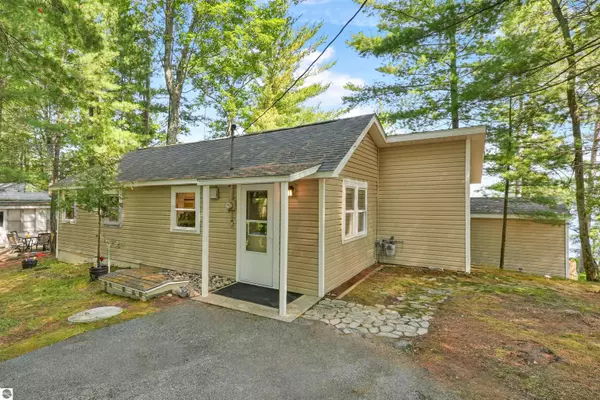 Traverse City, MI 49696,4367 Balsam Circle