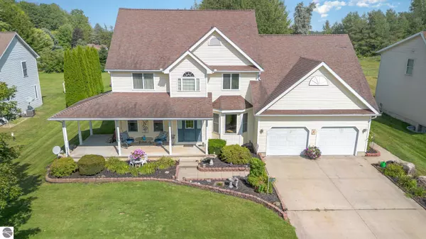 1043 Clubhouse Drive, Lake Isabella, MI 48893