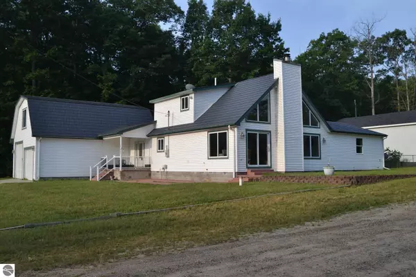 404 Summit Road, Roscommon, MI 48653