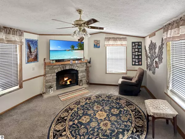 Houghton Lake, MI 48629,11765 West Shore Drive