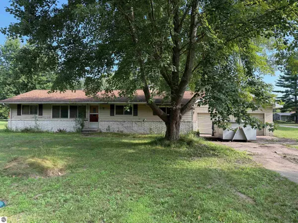 9575 E Broomfield Road,  Mt Pleasant,  MI 48858