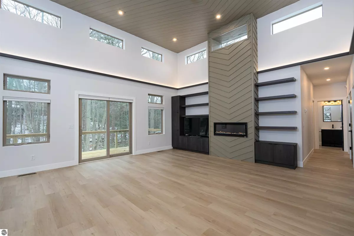 Traverse City, MI 49686,1846 Alpine Drive