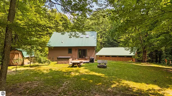 16862 Healy Lake Road, Thompsonville, MI 49683-9257
