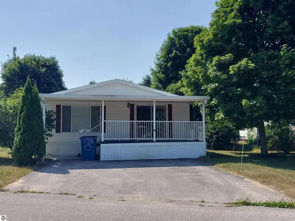1587 David Place, Traverse City, MI 49686