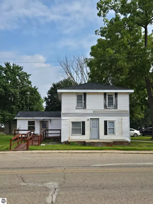 129 E Main Street, Maple Rapids, MI 48853