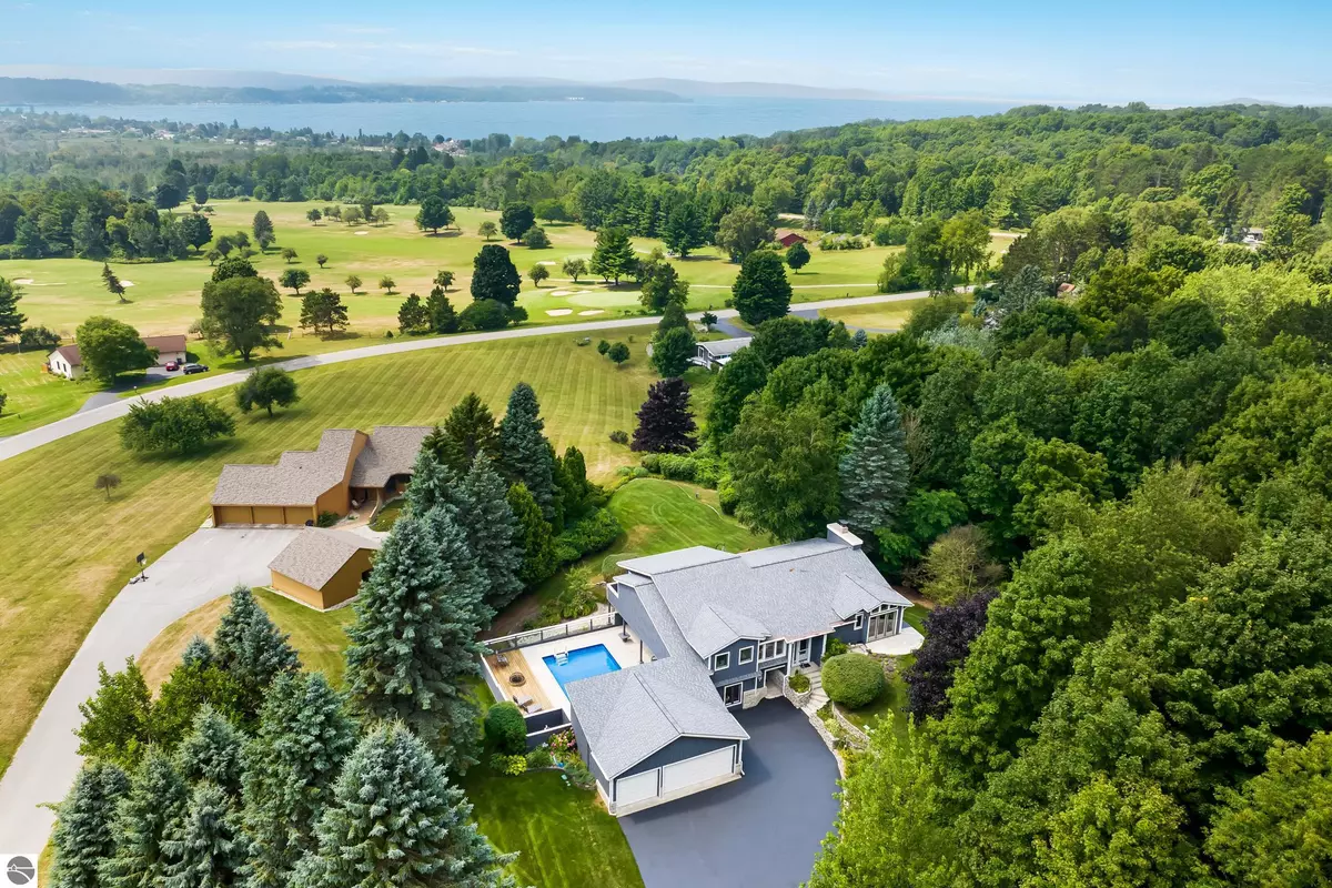 Beulah, MI 49617,8396 Timber Lane