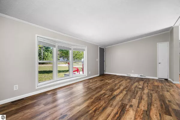 Grawn, MI 49637,2737 S Pine Aire