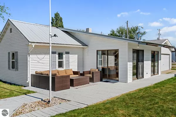 1878 S Riverside Drive, Au Gres, MI 48703