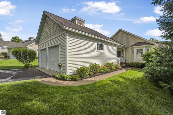 2554 E Crown Drive, Traverse City, MI 49685