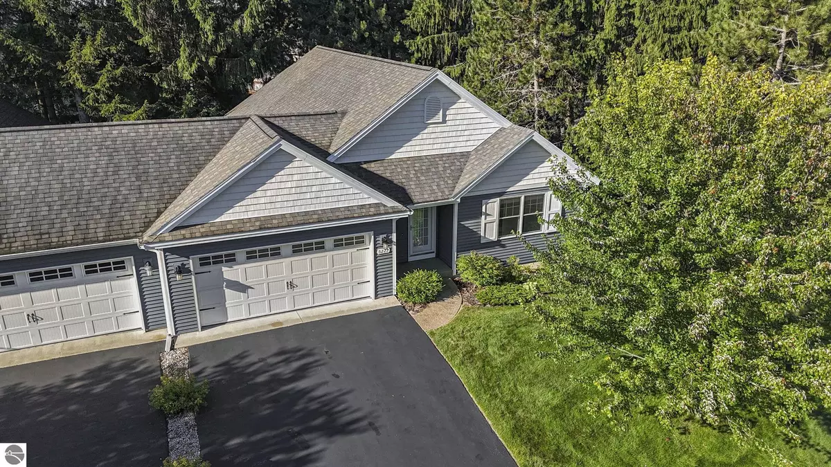 Traverse City, MI 49685,5227 Hazelnut Court