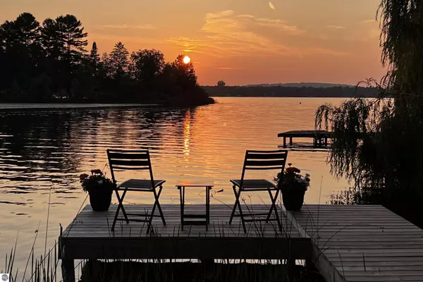 Lake Leelanau, MI 49653,407 N Twin Pines Drive