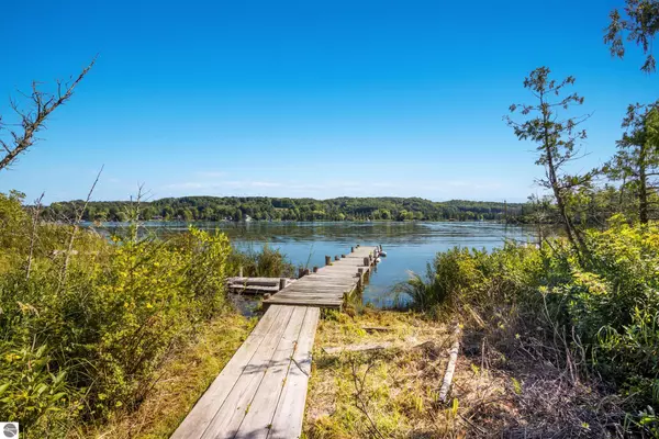 7910 Paige Road, Bellaire, MI 49615