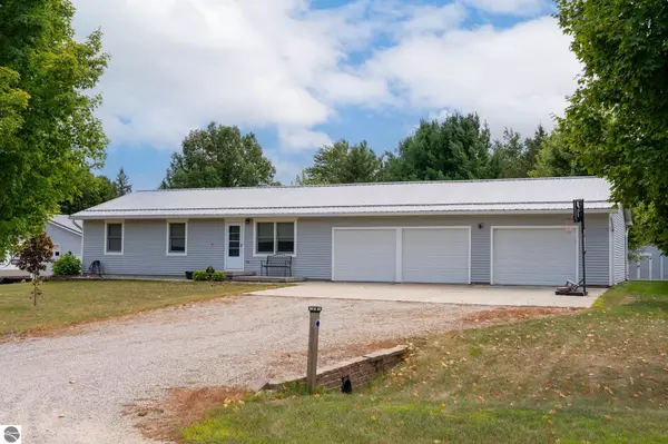 1004 Bishop Lane, Lake Isabella, MI 48893