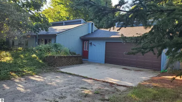 5347 Barney Road, Traverse City, MI 49684